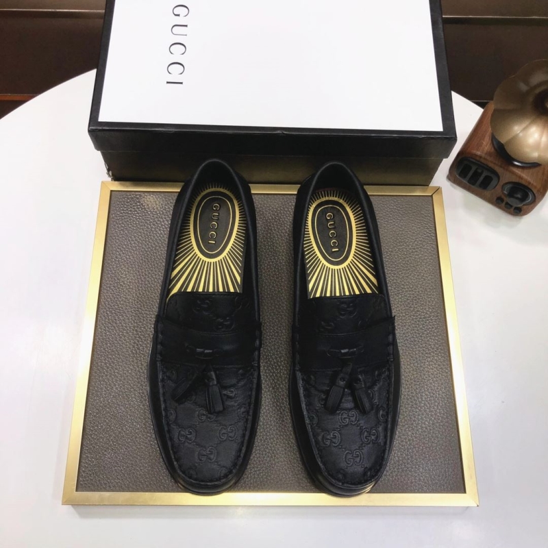 G*u*i leather shoes